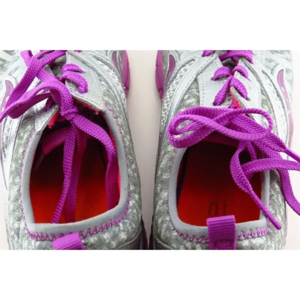 Saucony Silver Synthetic Athletic Girls Shoes‎ Size 5